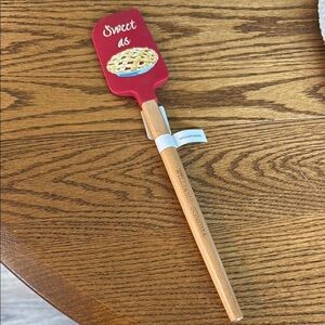 Limited Edition Williams Sonoma Cherry Red “Sweet as Pie” Baking Spatula (nwt)
